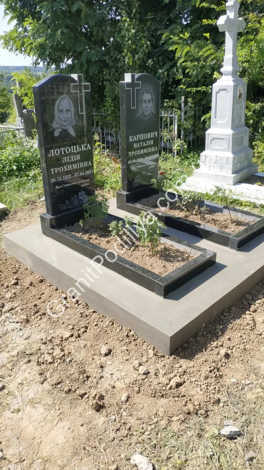 Подвійний пам'ятник з граніту - Кам'янець-Подільський | GranitPodillya